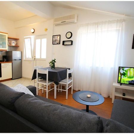 Studio Apartman Elena Primošten Εξωτερικό φωτογραφία