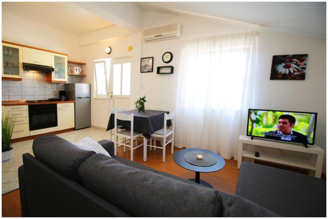 Studio Apartman Elena Primošten Εξωτερικό φωτογραφία